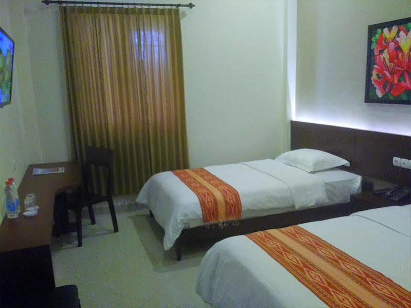 Hotel Transit Пасуруан Екстериор снимка